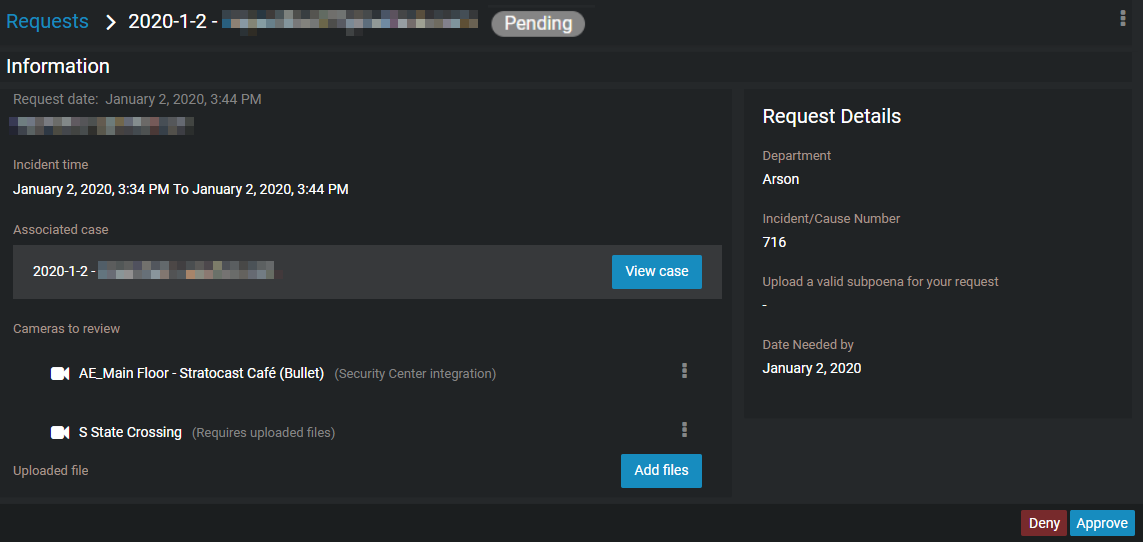La page d’examen de demande vidéo affichant les détails de la demande, un lien vers le dossier, une option pour ajouter des fichiers et les options pour approuver ou refuser la demande.