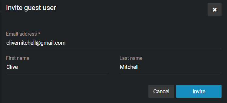 La fenêtre Inviter un utilisateur dans Clearance affichant l’adresse e-mail, le prénom et le nom de la personne à inviter.